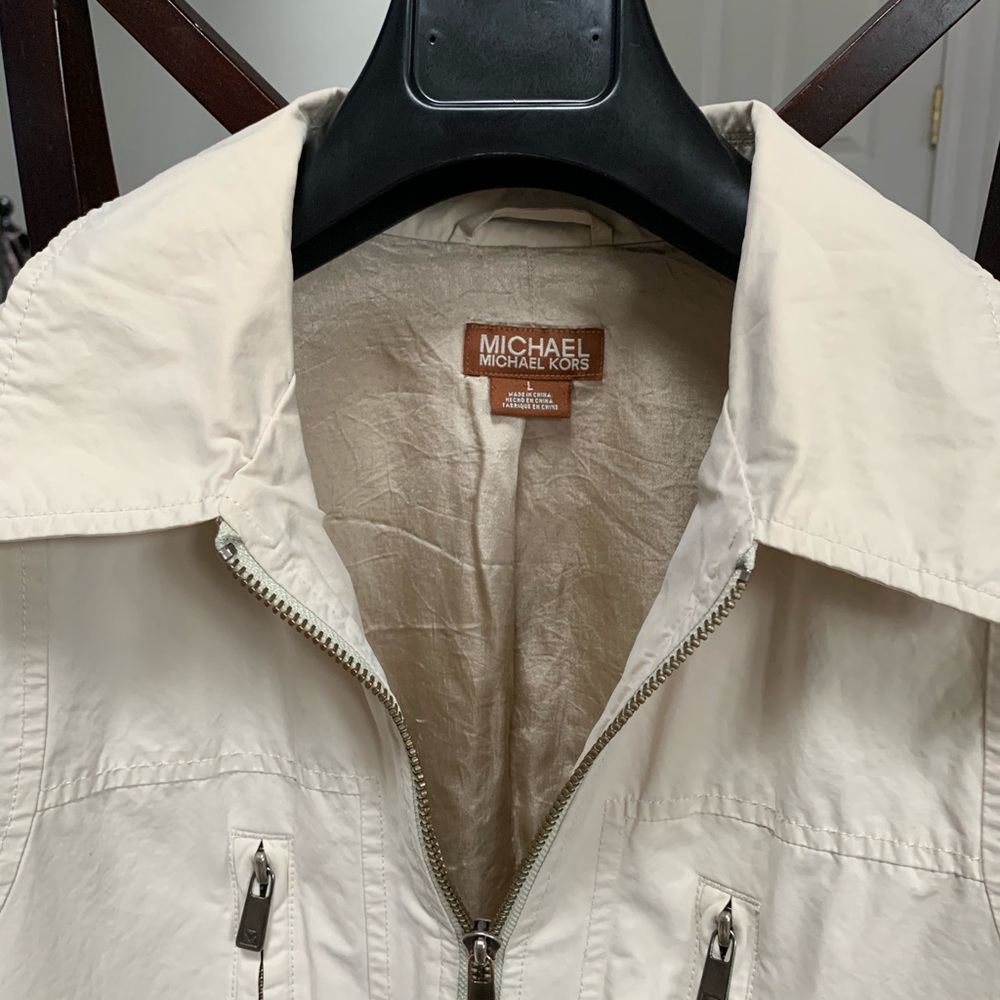 Classic Khaki Lightweight Windbreaker